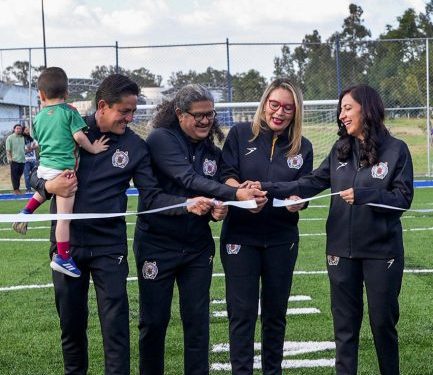 Yarabí Ávila inaugura cancha de fútbol 7 en beneficio de la comunidad nicolaita