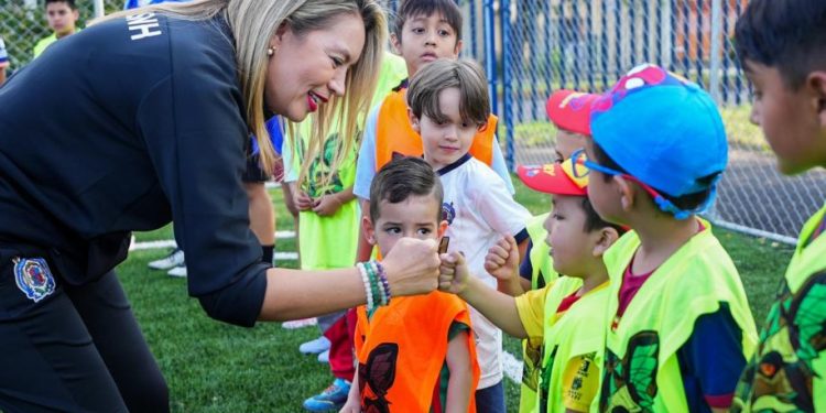 Queremos que las niñas y niños se sientan nicolaitas: Yarabí Ávila; arranca el Centro de Formación de Fútbol “La Madriguera”