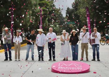 Inaugura Bedolla segunda etapa de avenida Paseo de la Revolución en Uruapan
