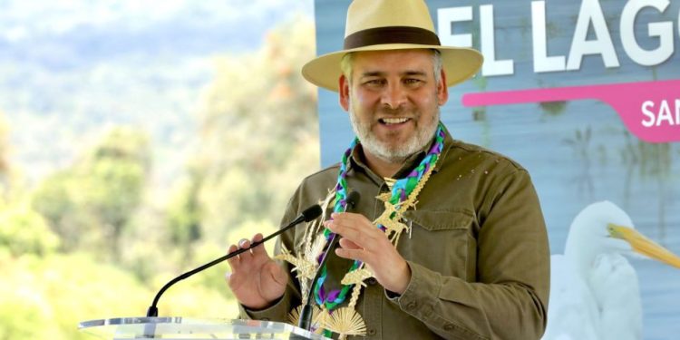 Apuesta Bedolla por desarrollo económico de Michoacán con ética ambiental y justicia