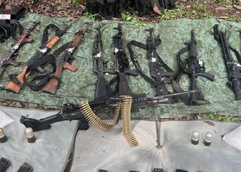 Fuerzas estatales y federales decomisan armamento en Blindaje Uruapan