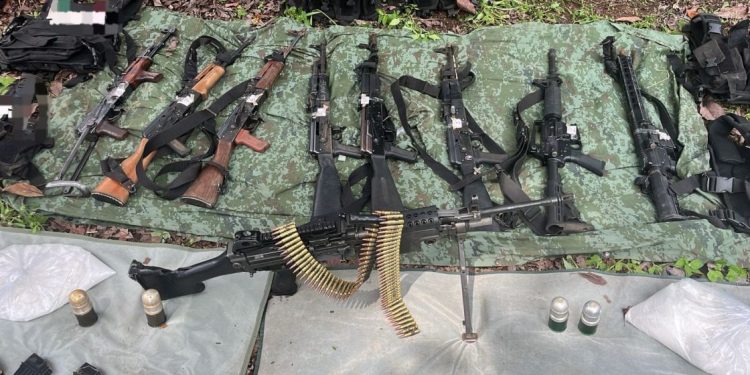 Fuerzas estatales y federales decomisan armamento en Blindaje Uruapan