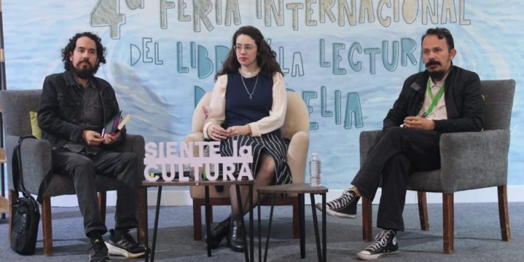 Andrea Chapela se presenta con gran audiencia en la FILLM