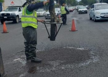 Gobierno de Morelia realiza bacheo en Calzada la Huerta