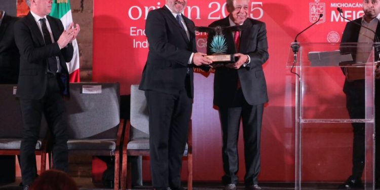 Reconoce Consejo Regulador del Tequila a Bedolla por su apoyo a las Indicaciones Geográficas