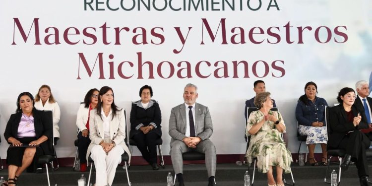 Orden en la educación, la mejor herencia para los michoacanos: Bedolla