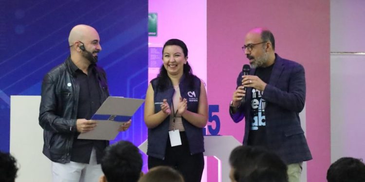 La IA facilita tareas de trabajo y genera empatía entre los humanos: Daniel Jokka