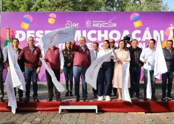 Bedolla da banderazo de salida a 55 toneladas de ayuda para estados afectados por lluvias