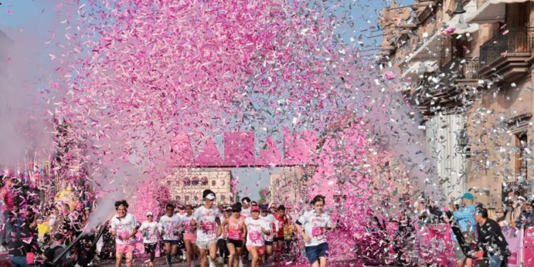 Pinktate de Rosa, pinta de color y amor el centro de Morelia