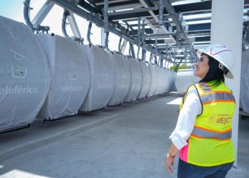 Inicia por aire el traslado de cabinas del teleférico de Uruapan: Gladyz Butanda