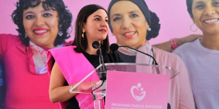 Michoacán da apoyo económico histórico a mujeres con cáncer; casi 3 mil beneficiadas