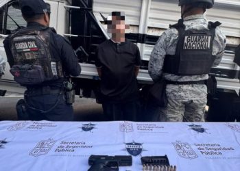 SSP aseguran a hombre con arma y presunto combustible ilegal en Huandacareo