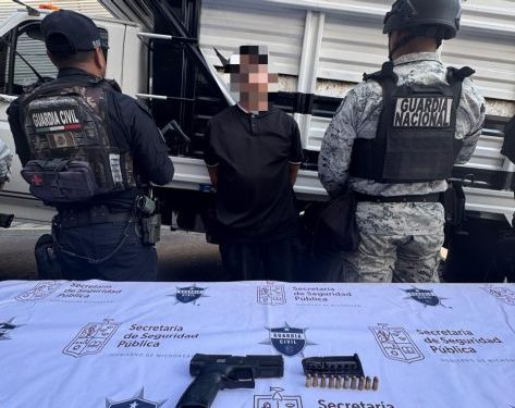 SSP aseguran a hombre con arma y presunto combustible ilegal en Huandacareo