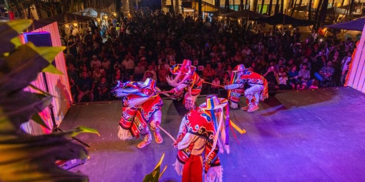 Michoacán, invitado especial en el Festival de Vida y Muerte de Xcaret, muestra su tradición de Noche de Muertos