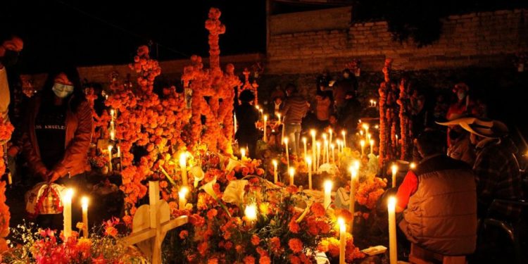 Guía esencial para disfrutar la Noche de Muertos en Pátzcuaro y Tzintzuntzan: Secum