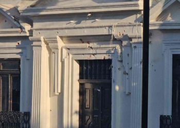 Atacan con armas y drones explosivos la presidencia municipal de Zinapécuaro