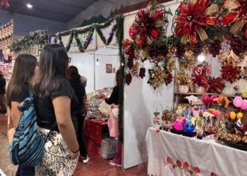 La magia de la Navidad se vive en Tlalpujahua con la Feria de la Esfera: Sectur