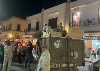 Ayuntamiento de Morelia realiza operativo de limpieza en la Plaza Melchor Ocampo