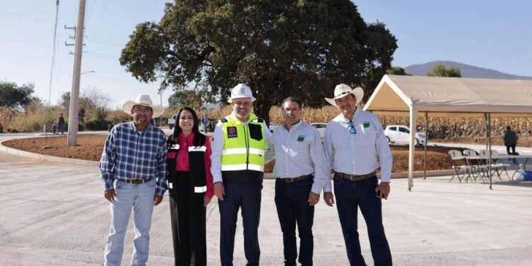 Supervisa Bedolla avance de obras en Villas del Pedregal; se invierten 100 mdp
