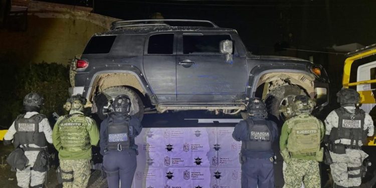 SSP asegura 3 camionetas robadas, 2 rifles y más de mil 600 municiones en Zinapécuaro