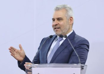 Impulso federal a educación llevará becas a más de 892 mil estudiantes: Bedolla