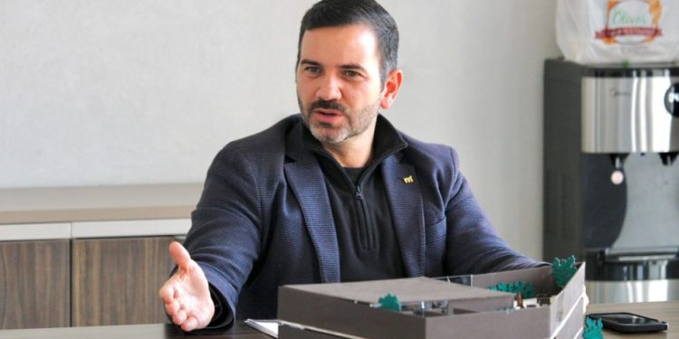 Se reúne Yankel Benítez con la Canainpa