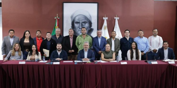 Alcaldes del PRI cierran filas y agradecen apoyo con el Plan Michoacán