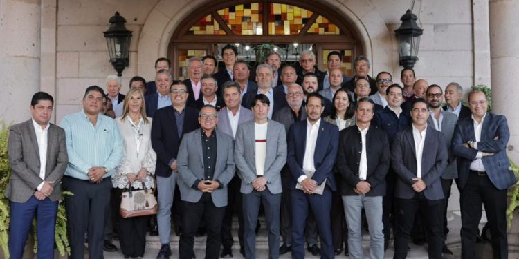 Empresarios se suman al Plan Michoacán y respaldan acciones de Bedolla y Sheinbaum