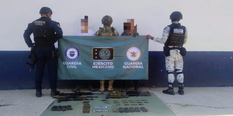 Dentro del  detienen a 2 en posesión de armas largas en Apatzingán
