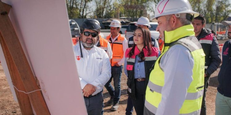 Llegan a Morelia primeras cabinas del teleférico; obra va al 48%: Bedolla