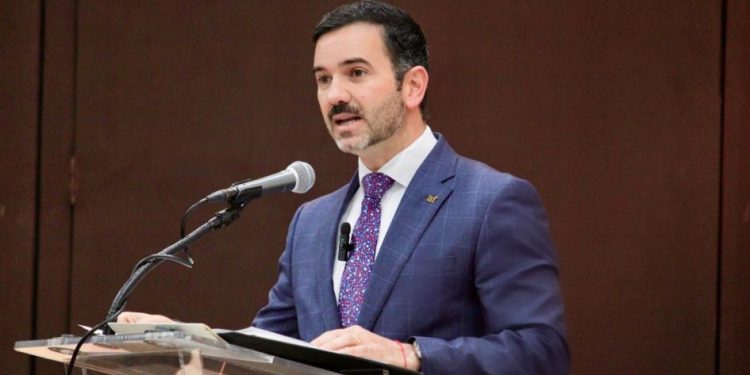 Yankel Benítez da bienvenida al Primer Encuentro Regional de Actualización para Magistrados