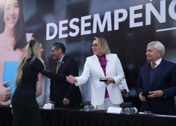 143 egresadas y egresados de la UMSNH recibirán el Premio Ceneval al Desempeño de Excelencia EGEL