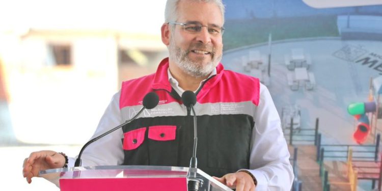 Bedolla cumple compromiso con la niñez de Zamora; inaugura parque infantil