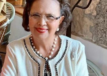 UMSNH reconoce trayectoria de la licenciada Guadalupe Morales, ejemplo de entrega y compromiso con la educación