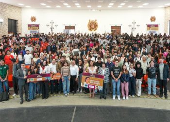 En reunión multitudinaria anuncian la Beca Gertrudis Bocanegra; Yarabí Ávila declara lista a la UMSNH para colaborar con la Federación