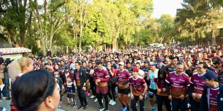 Zoológico de Morelia recibe a Rommel Pacheco y a cientos de deportistas en la Carrera Plan Michoacán