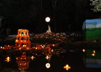 Adolfo Torres reconoce el esfuerzo del STAOOAPAS por mantener vivas las tradiciones de Día de Muertos