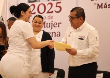 Plan Michoacán incorpora 244 profesionales de la salud para fortalecer atención en la entidad