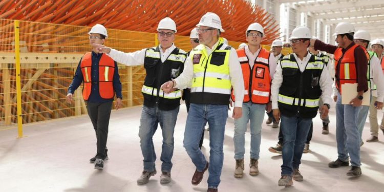 Supervisa Bedolla construcción de planta Arauco; empresa invierte 300 millones de dólares