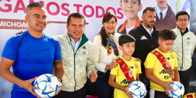 Más de un millón de estudiantes podrán participar en copa de fútbol nacional: Gabriela Molina