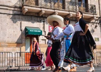Sin contratiempos y en ambiente familiar se realizan desfiles por el 115 Aniversario de la Revolución Mexicana en Michoacán: Segob
