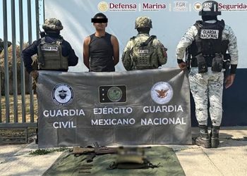 En Michoacán, se detuvo a cuatro personas, se aseguraron armas de fuego y artefactos explosivos improvisados