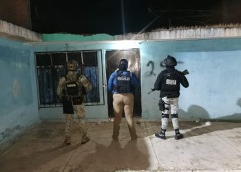 FGE asegura más de 500 dosis de narcótico y detiene a tres personas, en cateo realizado en la colonia San Isidro ItzÍcuaro,