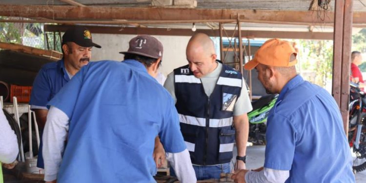 Ooapas fortalece la fabricación de tapas y registros de alcantarillado para mejorar la atención a reportes