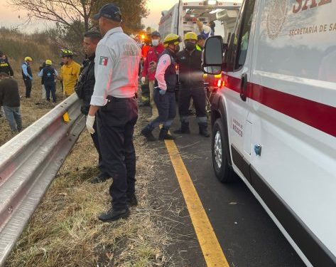 Atiende CRUM volcadura de autobús en la carretera Morelia-Pátzcuaro