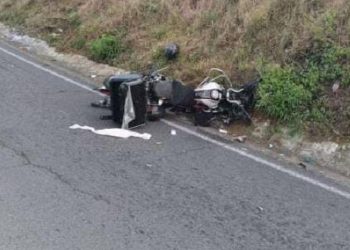 Muere motociclista y una mujer resulta herida en choque sobre la carretera Zacapu-Morelia