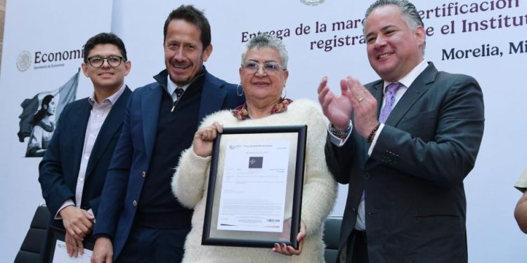Sedeco e IMPI oficializan la marca de certificación “Carnitas de Michoacán”