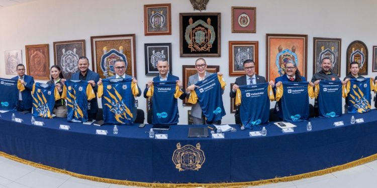 UMSNH y Caja Morelia Valladolid cierran convenio en beneficio del deporte; se destaca compromiso social de ambas instancias