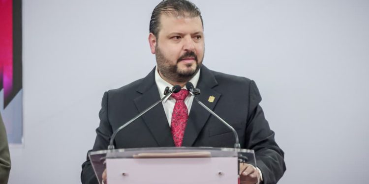 Gobierno de Michoacán despliega atención integral a víctimas en Coahuayana: Raúl Zepeda