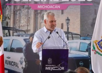 Entrega Bedolla 122 patrullas para reforzar seguridad en municipios